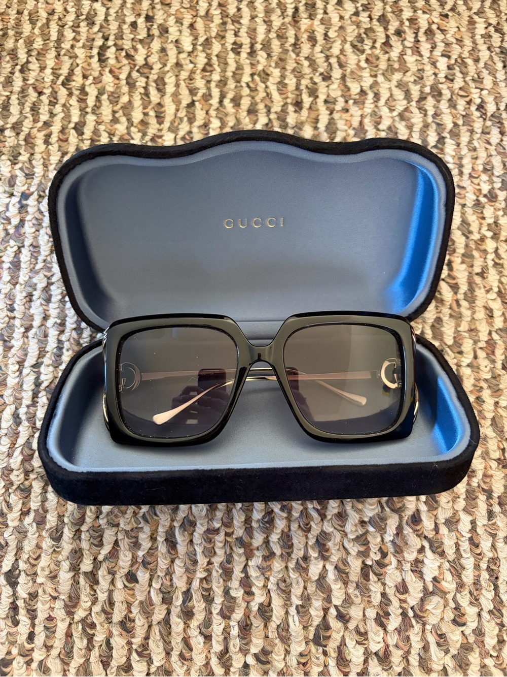 Gucci Oversized Rectangular Sunglasses - Picture 2 of 8